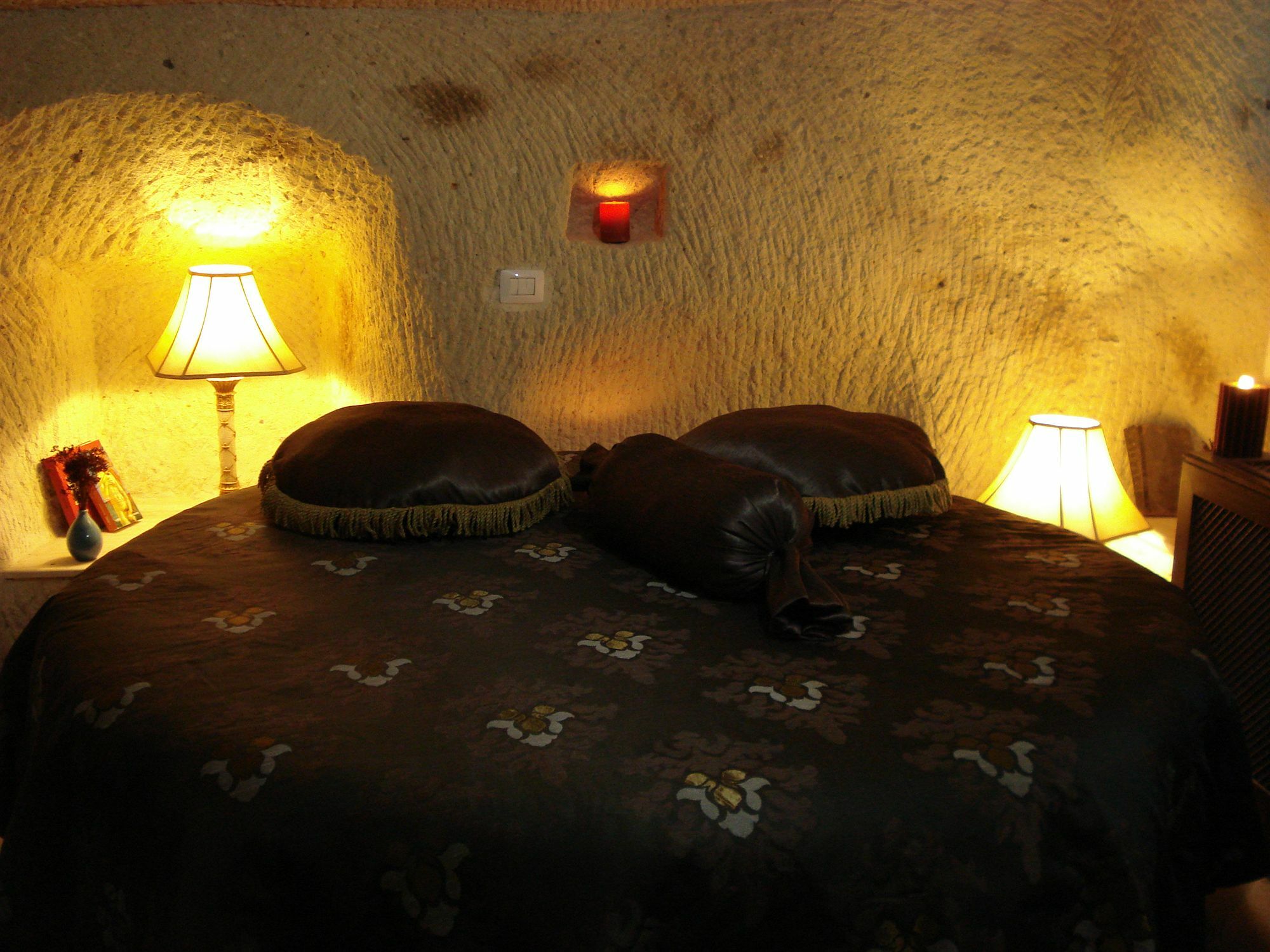 אורגופ Cappadocia Perimasali Cave Hotel מראה חיצוני תמונה